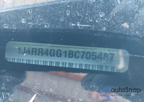 2011 Jeep Grand Cherokee Laredo z USA, uszkodzony, nr VIN 1J4RR4GG1BC705487